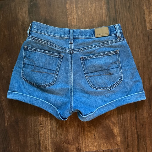 American Eagle Mom Shorts - Picture 2 of 3